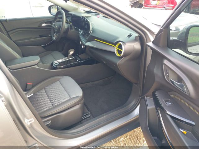 KL77LHE21RC028381 Chevrolet Trax Fwd Lt