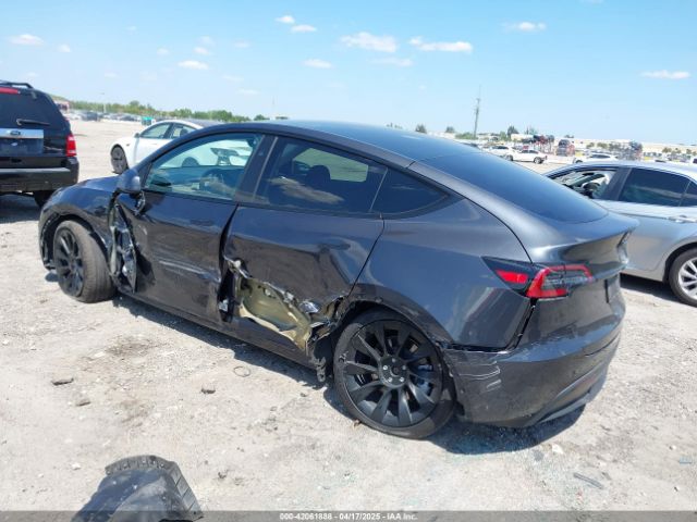 2024 TESLA MODEL Y 7SAYGDED3RF019063 Photo 2