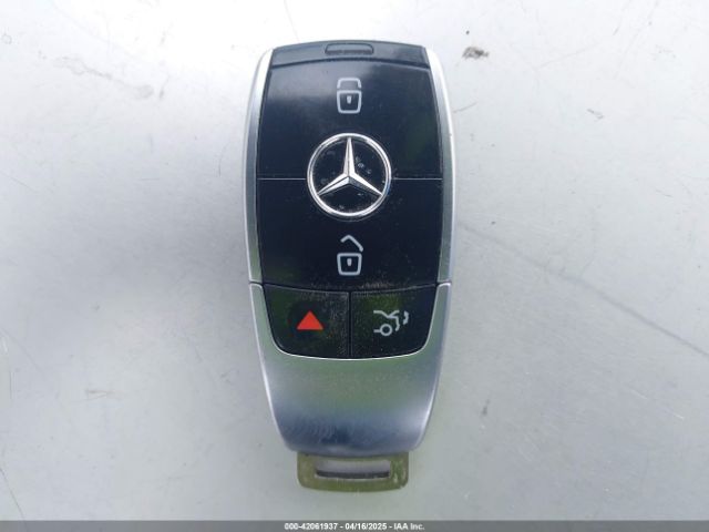 WDDZF4JB0JA371240 Mercedes-Benz E 300