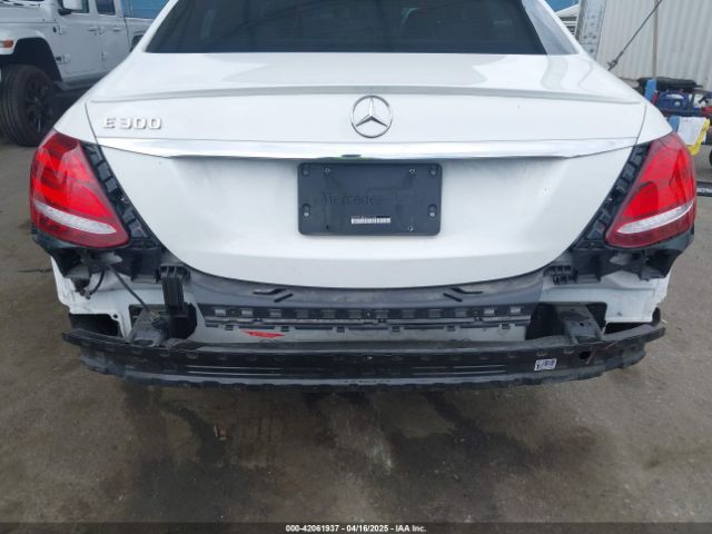 WDDZF4JB0JA371240 Mercedes-Benz E 300