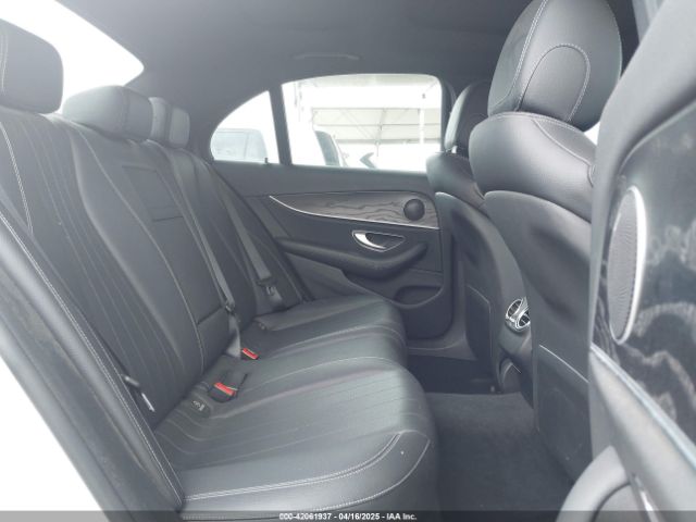 WDDZF4JB0JA371240 Mercedes-Benz E 300