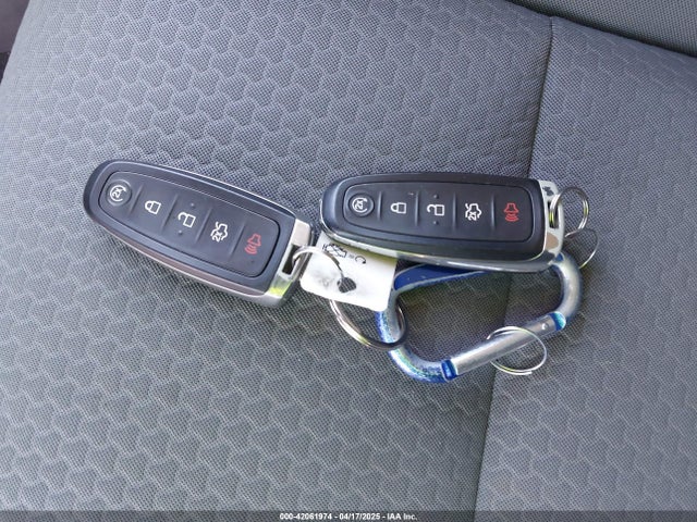 1FMCU9GDXKUC06609 Ford ESCAPE SE