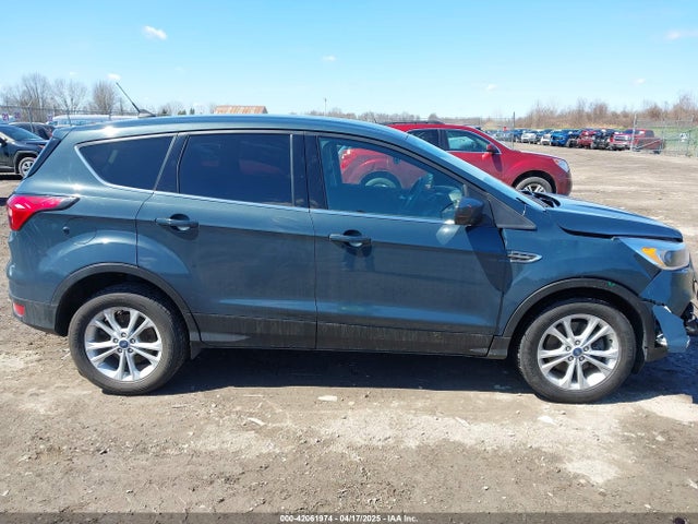 1FMCU9GDXKUC06609 Ford ESCAPE SE