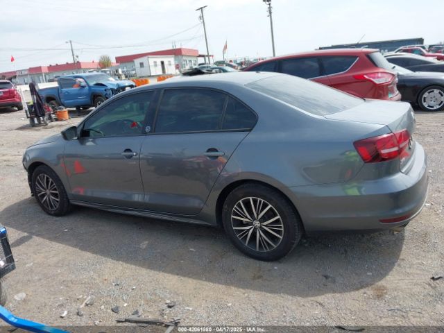 3VWDB7AJXJM219121 Volkswagen Jetta 1.4t Se/1.4t Wolfsburg Edition