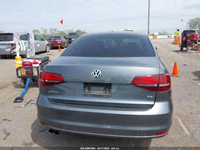 3VWDB7AJXJM219121 Volkswagen Jetta 1.4t Se/1.4t Wolfsburg Edition
