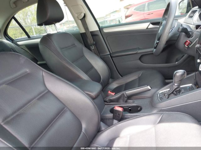 3VWDB7AJXJM219121 Volkswagen Jetta 1.4t Se/1.4t Wolfsburg Edition