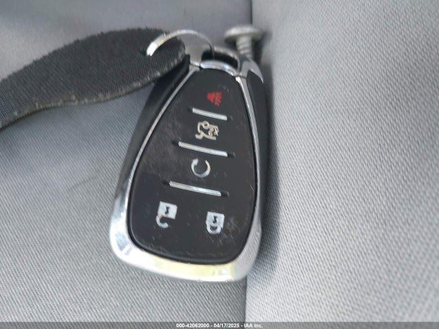 1G1ZD5ST7NF142889 Chevrolet Malibu Fwd Lt