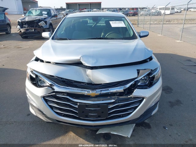 1G1ZD5ST7NF142889 Chevrolet Malibu Fwd Lt