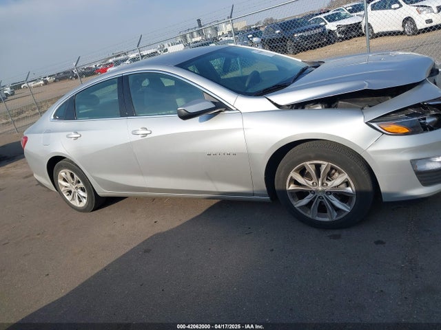 1G1ZD5ST7NF142889 Chevrolet Malibu Fwd Lt