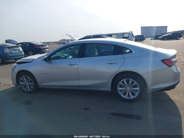 1G1ZD5ST7NF142889 Chevrolet Malibu Fwd Lt