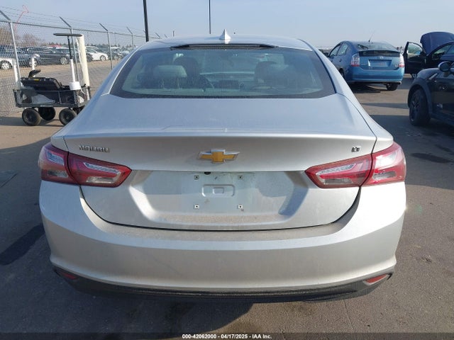 1G1ZD5ST7NF142889 Chevrolet Malibu Fwd Lt