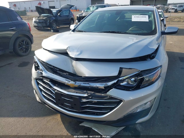 1G1ZD5ST7NF142889 Chevrolet Malibu Fwd Lt