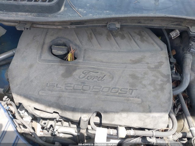 1FMCU0JD3HUE35131 Ford Escape Titanium