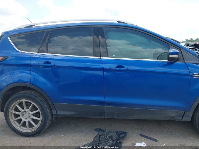 1FMCU0JD3HUE35131 Ford Escape Titanium