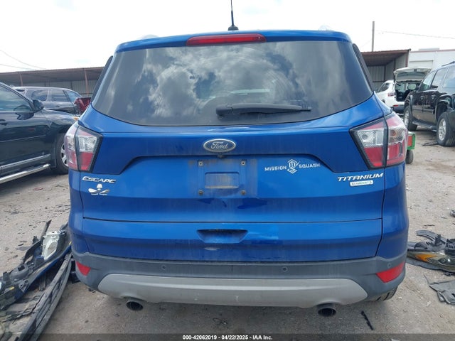 1FMCU0JD3HUE35131 Ford Escape Titanium