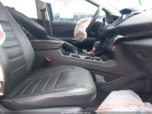 1FMCU0JD3HUE35131 Ford Escape Titanium