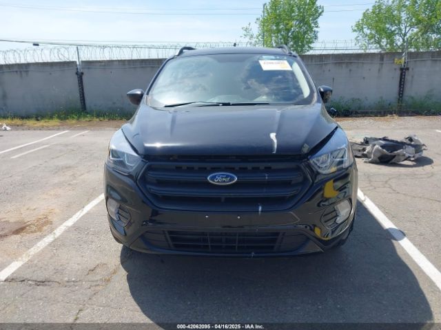 1FMCU0GD4KUB29621 Ford ESCAPE SE