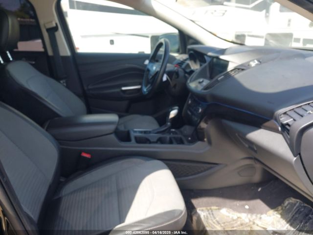 1FMCU0GD4KUB29621 Ford ESCAPE SE