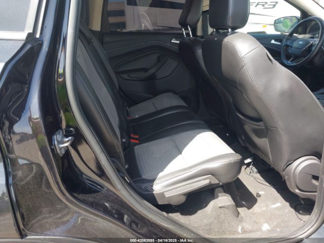 1FMCU0GD4KUB29621 Ford ESCAPE SE