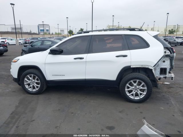 1C4PJMAB7FW635080 Jeep Cherokee Sport