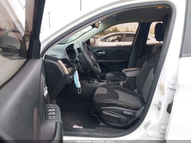 1C4PJMAB7FW635080 Jeep Cherokee Sport