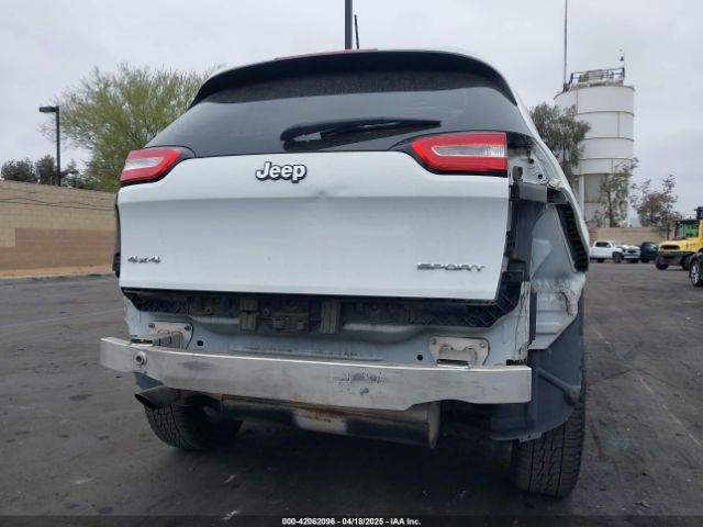 1C4PJMAB7FW635080 Jeep Cherokee Sport