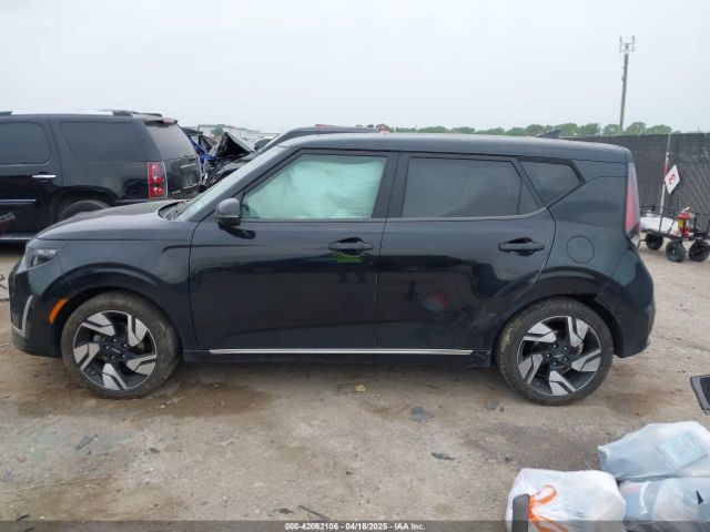 KNDJ53AU9P7842071 KIA Soul Gt-line