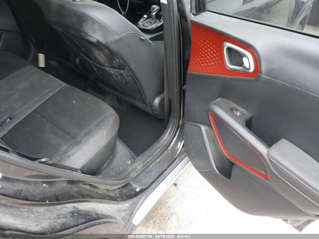 KNDJ53AU9P7842071 KIA Soul Gt-line