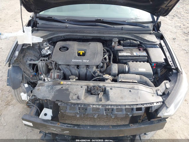 5NPD74LF2HH142787 Hyundai ELANTRA SE