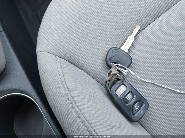5NPD74LF2HH142787 Hyundai ELANTRA SE
