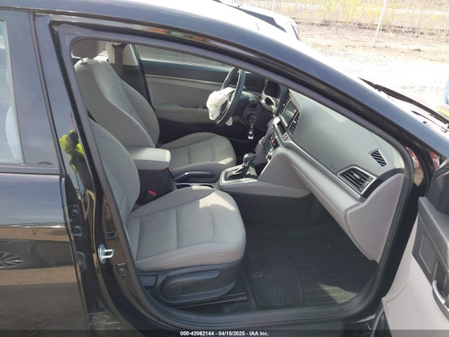 5NPD74LF2HH142787 Hyundai ELANTRA SE