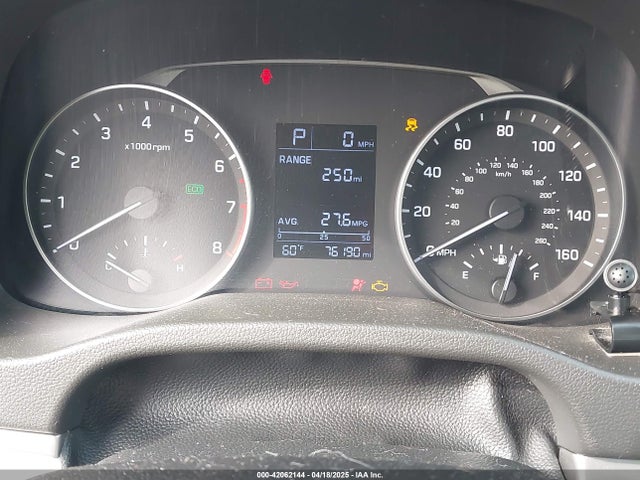 5NPD74LF2HH142787 Hyundai ELANTRA SE
