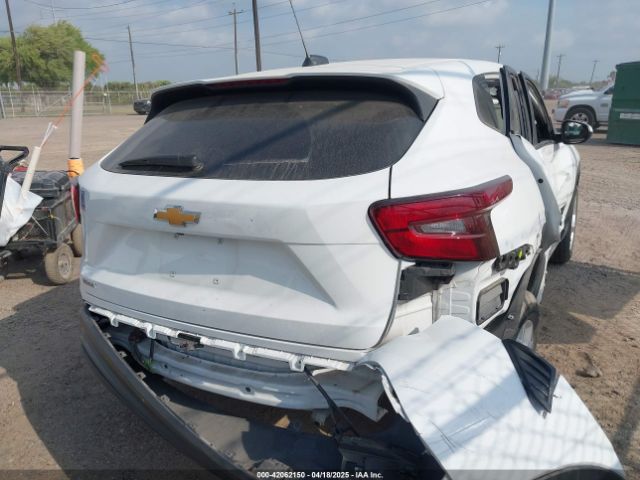 2024 CHEVROLET TRAX KL77LFE24RC166369 Photo 3