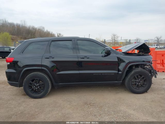 1C4RJFAG1KC527291 Jeep Grand Cherokee Laredo 4x4