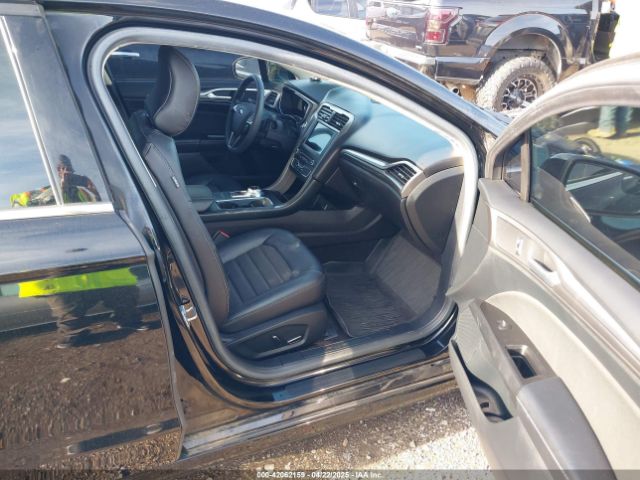 3FA6P0HD9HR157122 Ford FUSION SE