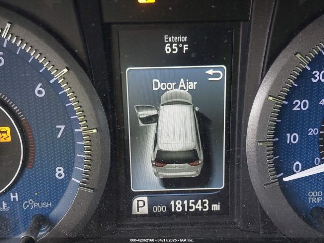 5TDYK3DC0FS565597 Toyota Sienna Xle 8 Passenger