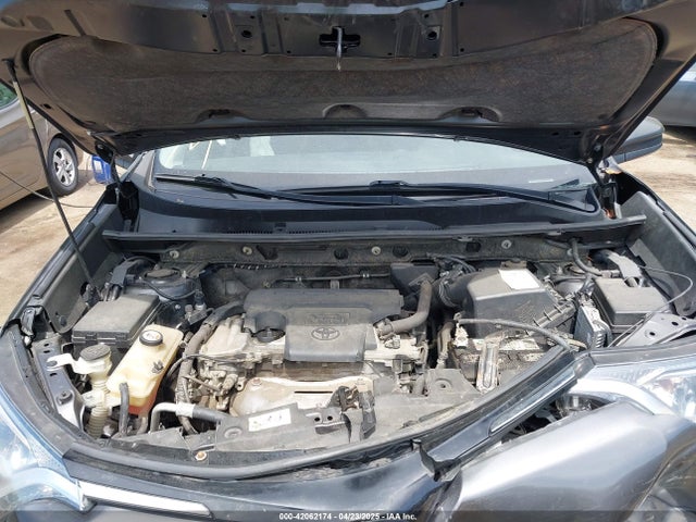 JTMZFREVXHJ103432 Toyota RAV4 LE
