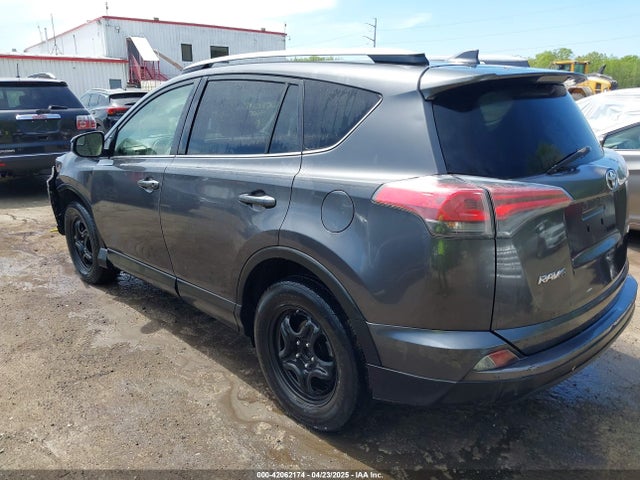 JTMZFREVXHJ103432 Toyota RAV4 LE