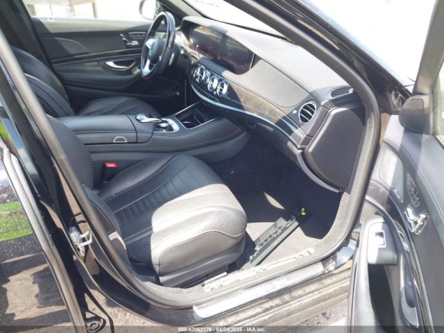 WDDUG8DB9LA520130 Mercedes-Benz S 560