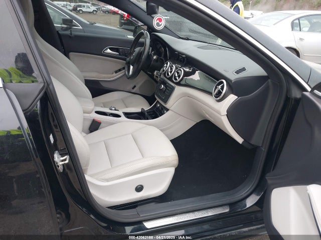 WDDSJ4GB8EN132217 Mercedes-Benz 2014
