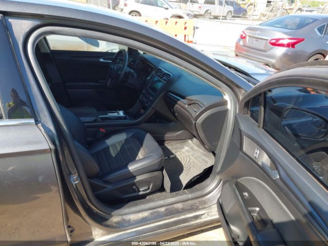 3FA6P0HD9JR231709 Ford FUSION SE