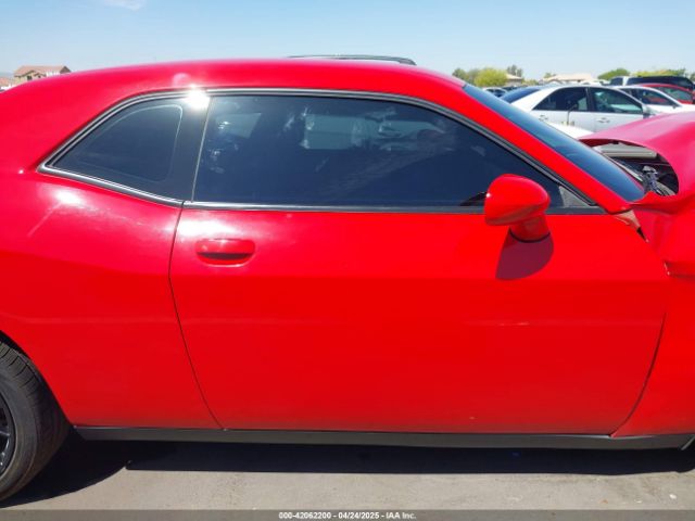 2C3CDZAG6JH294667 Dodge Challenger Sxt