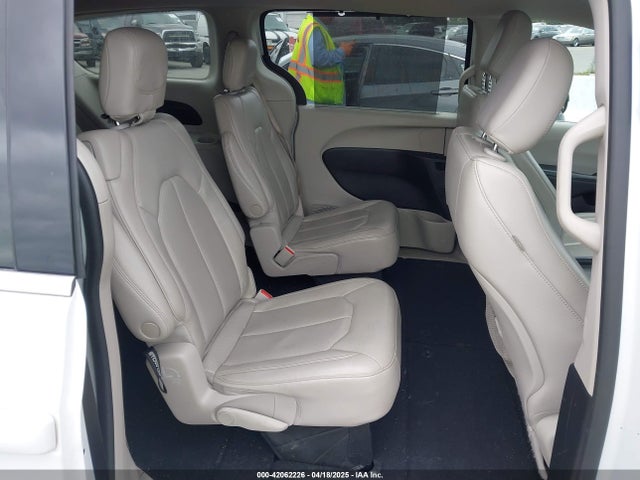 2C4RC1DG2MR570735 Chrysler Voyager Lxi
