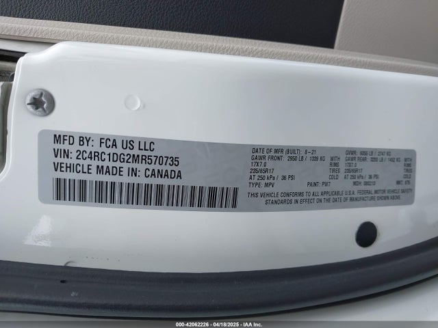 2C4RC1DG2MR570735 Chrysler Voyager Lxi