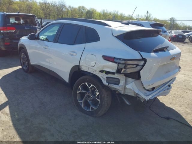 2024 CHEVROLET TRAX KL77LHE27RC236197 Photo 2
