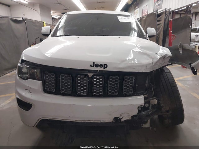 1C4RJEAG9JC511901 Jeep Grand Cherokee Altitude 4x2