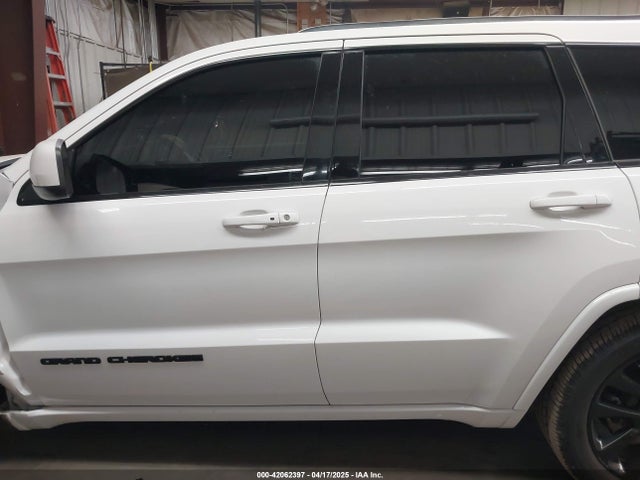 1C4RJEAG9JC511901 Jeep Grand Cherokee Altitude 4x2