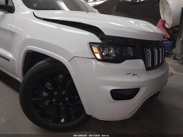 1C4RJEAG9JC511901 Jeep Grand Cherokee Altitude 4x2