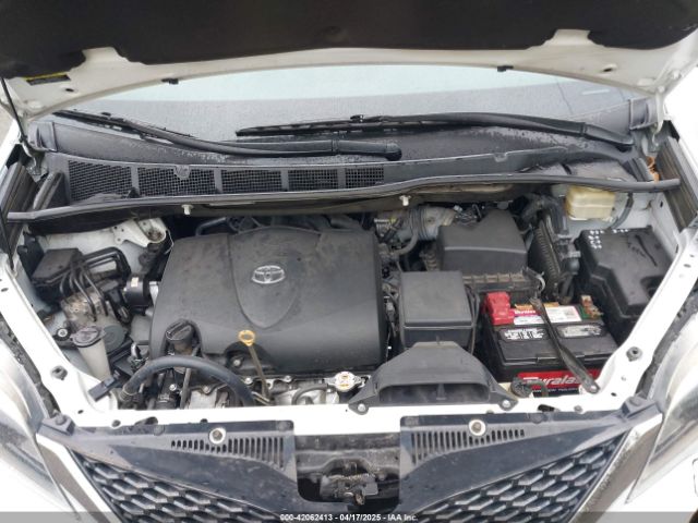 5TDXZ3DC8HS787136 Toyota Sienna Se 8 Passenger