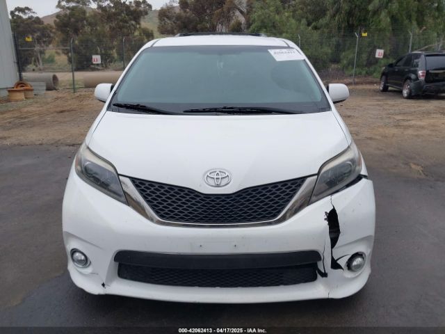 5TDXZ3DC8HS787136 Toyota Sienna Se 8 Passenger